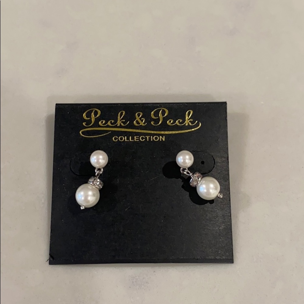Costume pearl with diamond earrings